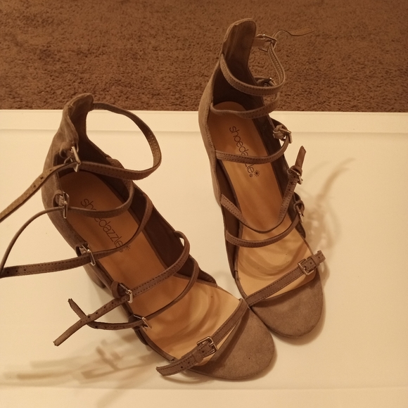 High heels - Picture 3 of 4